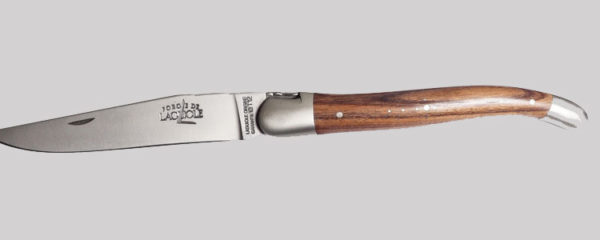 couteaux en acier au carbone